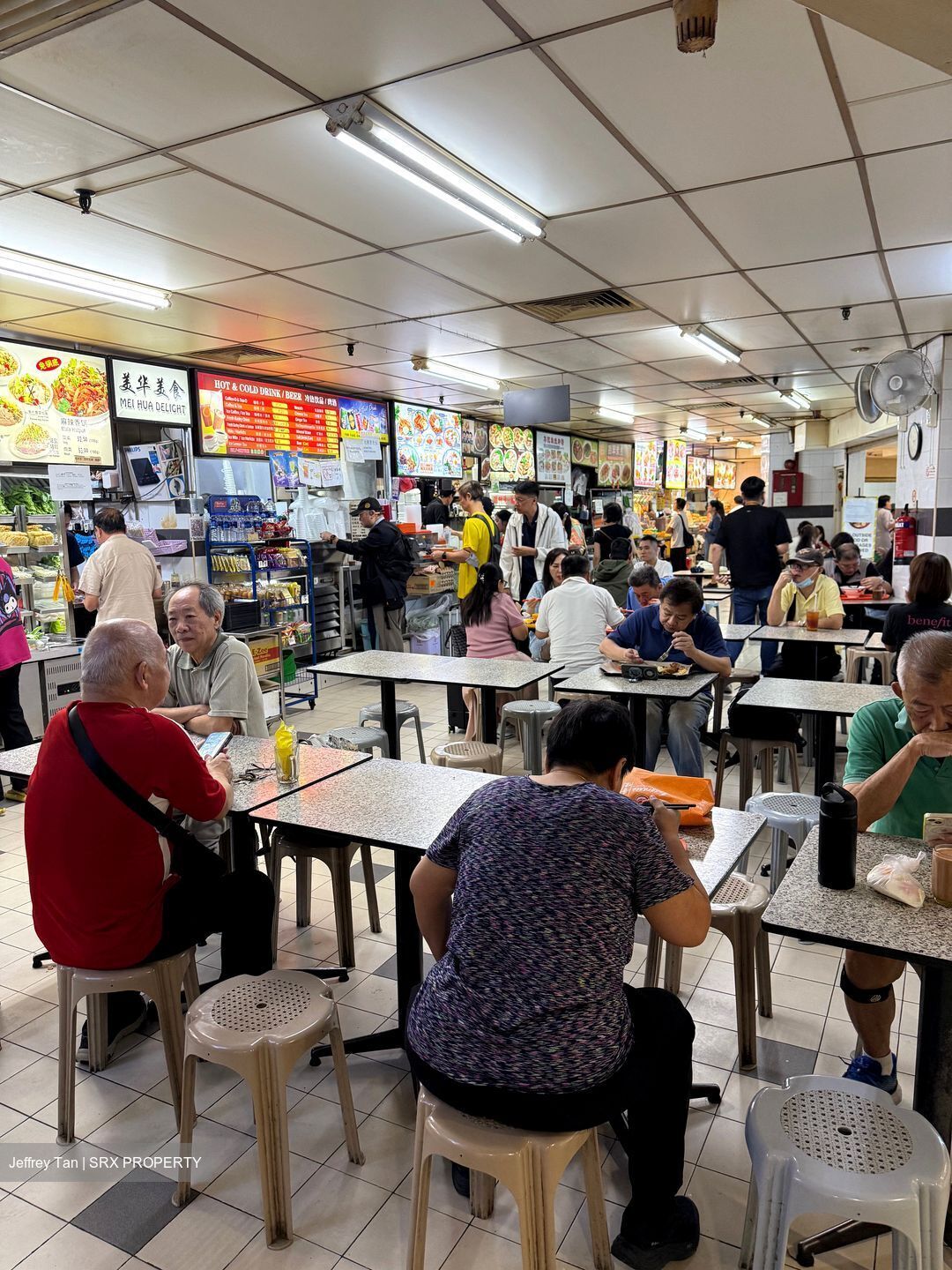 Lucky Plaza (D9), Retail #521297241